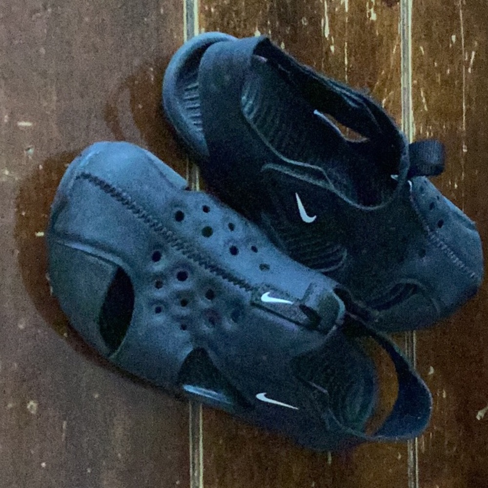 Black Children’s Nike water shoes